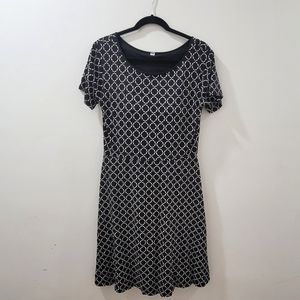 UNIQLO Padded Pattern Dress Black and White